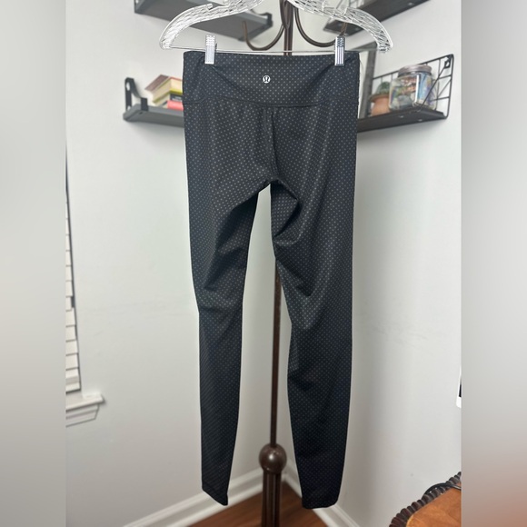 Wunder Train High-Rise Crop lululemon Like New polka dots black size 6old style - Picture 4 of 7